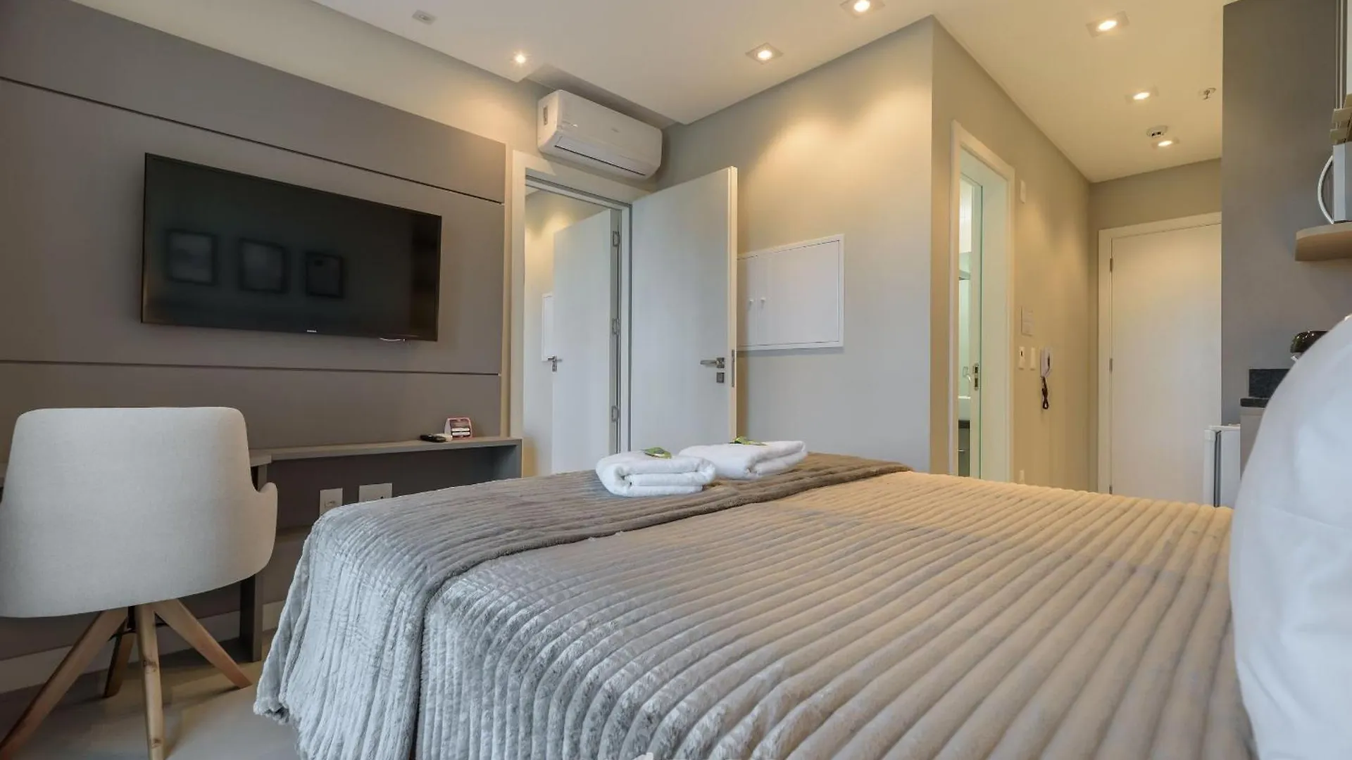Mhfa - Studios Em Predio Luxuoso Com Vista Mar Itapema