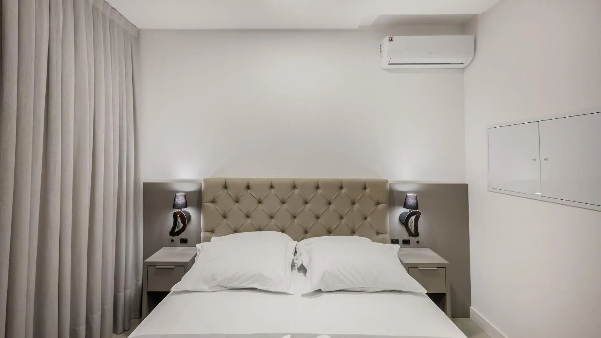 Mhfa - Studios Em Predio Luxuoso Com Vista Mar Itapema