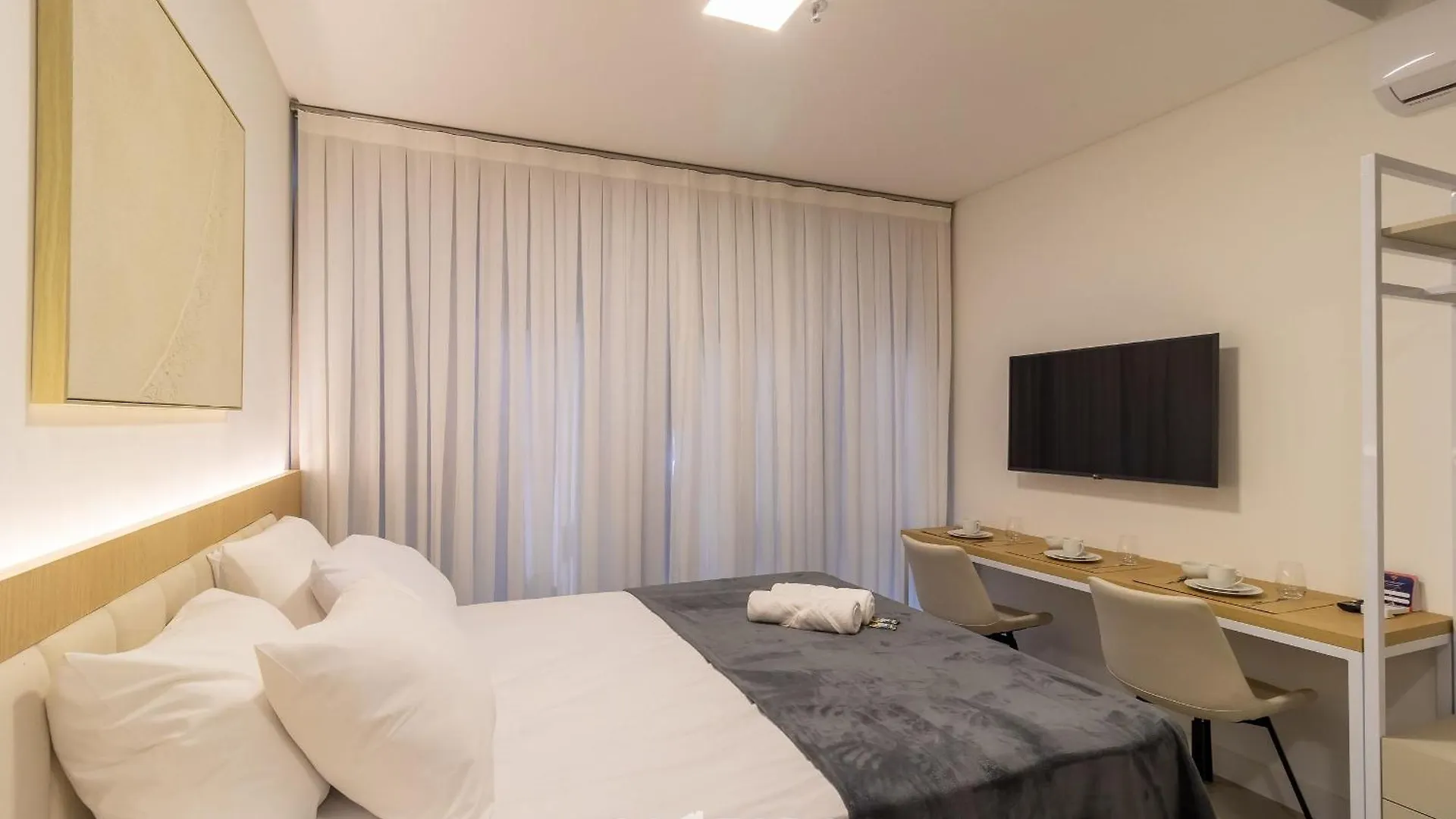 Mhfa - Studios Em Predio Luxuoso Com Vista Mar Itapema 0*,