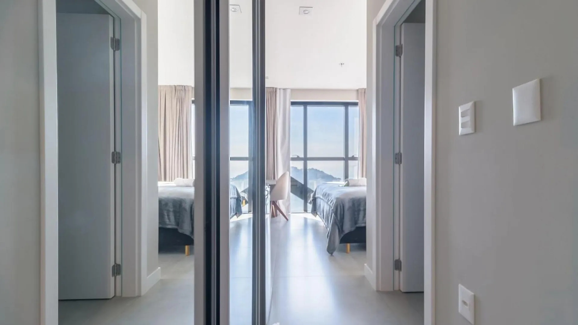 Mhfa - Studios Em Predio Luxuoso Com Vista Mar Itapema